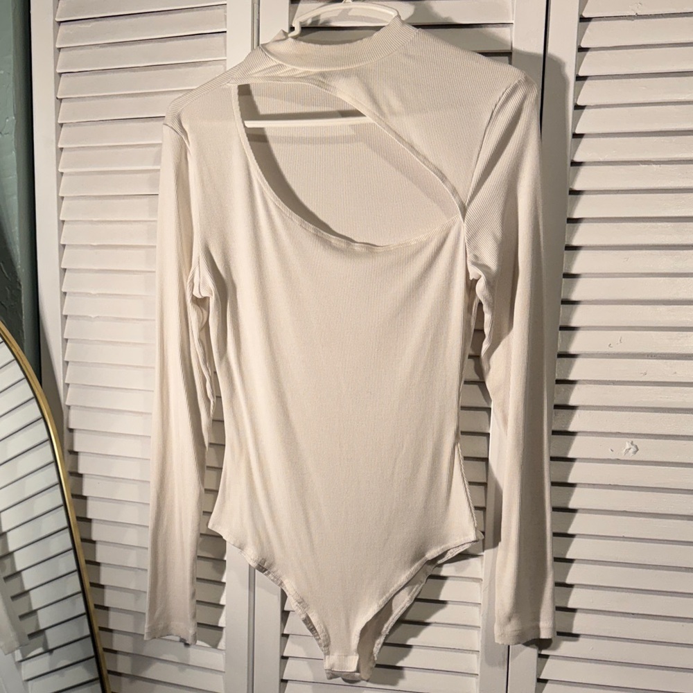 Chic Cream Cut-Out Long Sleeve Bodysuit